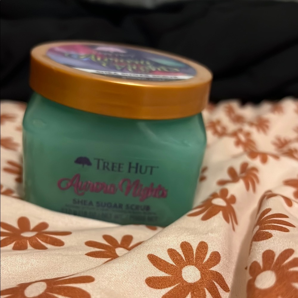 Tree Hut Aurora Nights Shea Sugar Scrub - Green